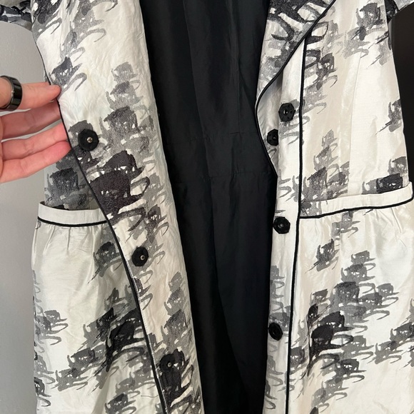 Elegant Black and White Dress - Picture 2 of 10